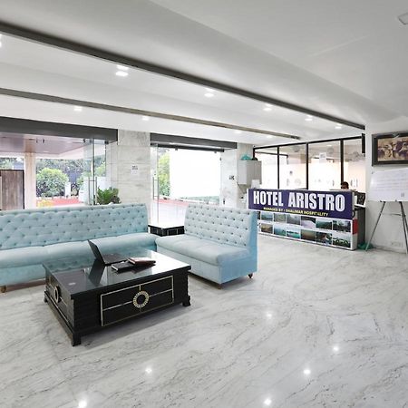 Hotel Aristro Лонавала Экстерьер фото