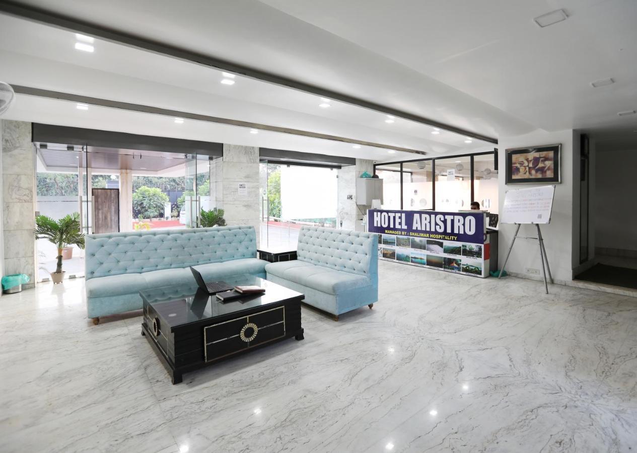 Hotel Aristro Лонавала Экстерьер фото